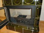 Karelie kachlový sokl TV výměník 10,5 kW černý korpus, opláštění kachle zelená
